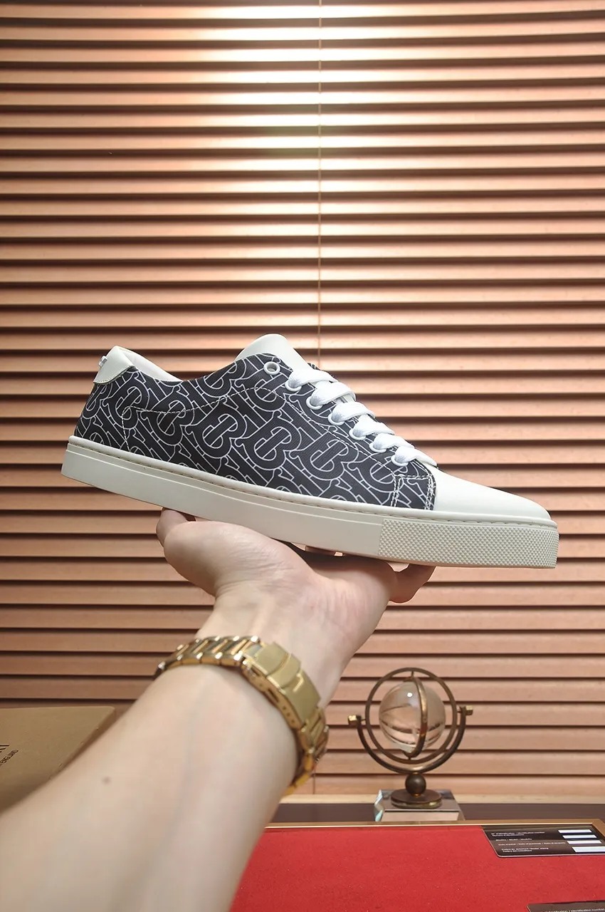 Men's shoes💰480💶[Burberry] (cowhide lining) classic low-top sneakers｜Imported cowhide with classic plaid fabric｜Cow leather lining｜Original outsole｜Fine workmanship and comfortable to wear Size: 38-44 (customized at 45)